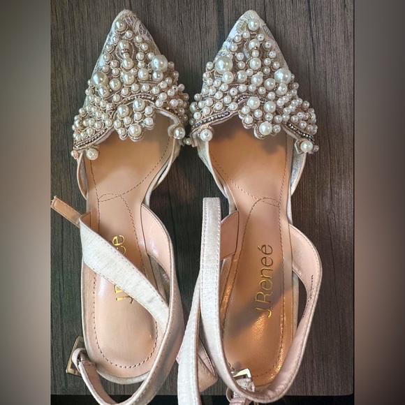 J. Renee Desdemona Pumps in Size 7.5M - Picture 2 of 3
